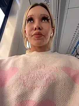 Milfandrea – webcam model profile photo Image 16