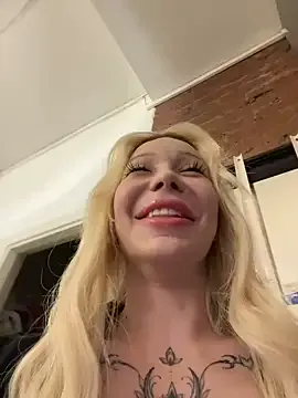 Milfandrea – webcam model profile photo Image 3