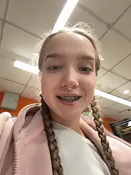 Sailor-Moons – webcam model profile photo Image 17