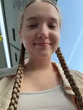 Sailor-Moons – webcam model profile photo Image 8