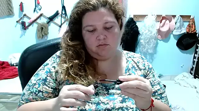 KateDivineUK – webcam model profile photo Image 2