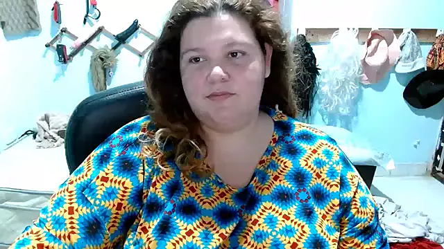 KateDivineUK – webcam model profile photo Image 3