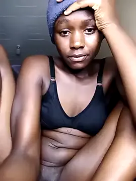 SelennaMoon – webcam model profile photo Image 3