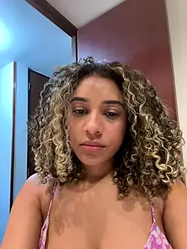 blondeangel_4u2 – webcam model profile photo Image 18