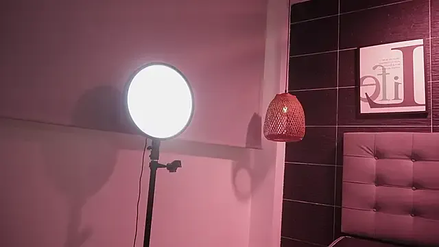 pintsizedblonde – webcam model profile photo Image 11