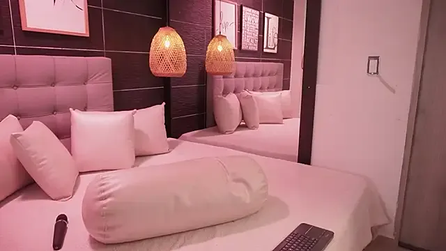 blondeangel_4u2 – webcam model profile photo Image 2