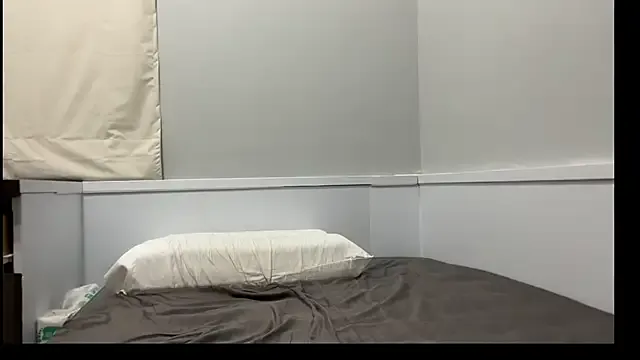 KrissyQueen – webcam model profile photo Image 3