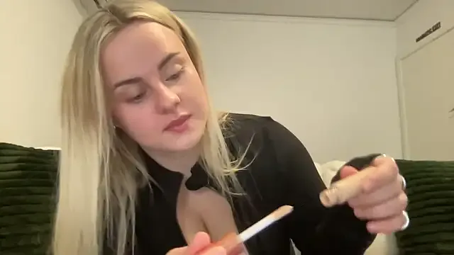 Sonya-reallsugar – webcam model profile photo Image 4