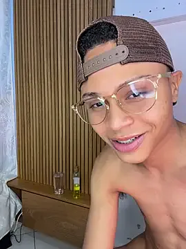 enjohnny – webcam model profile photo Image 14