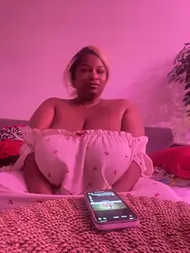 KrissyQueen – webcam model profile photo Image 11