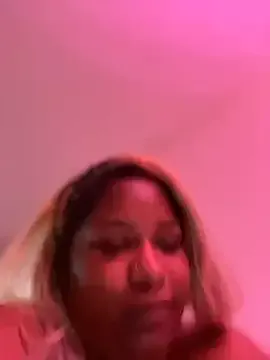 KrissyQueen – webcam model profile photo Image 12