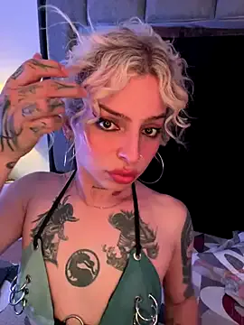 BlondeScarlettx – webcam model profile photo Image 10