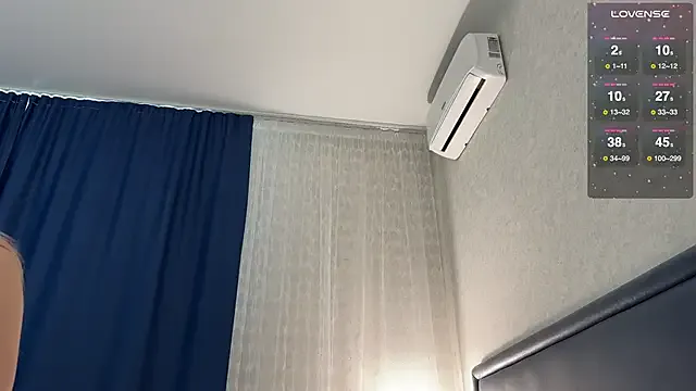 MainPleasure – webcam model profile photo Image 14