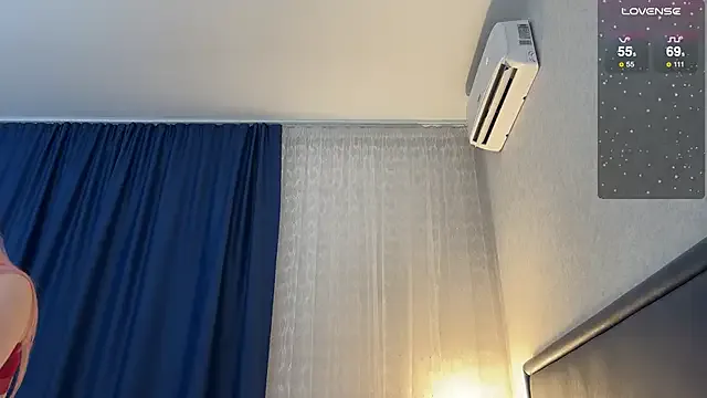 MainPleasure – webcam model profile photo Image 8