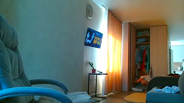 SofiaSins – webcam model profile photo Image 2