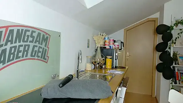 SonyaVlad – webcam model profile photo Image 11