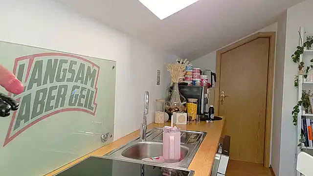 SonyaVlad – webcam model profile photo Image 12