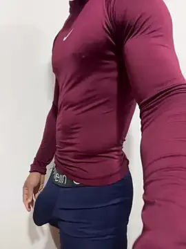 curlytwinkboy – webcam model profile photo Image 3