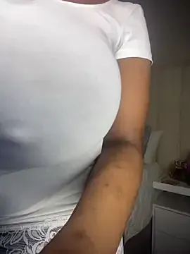 LorrySkye – webcam model profile photo Image 6