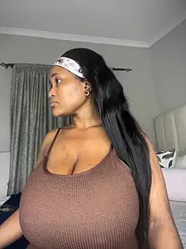 LorrySkye – webcam model profile photo Image 8