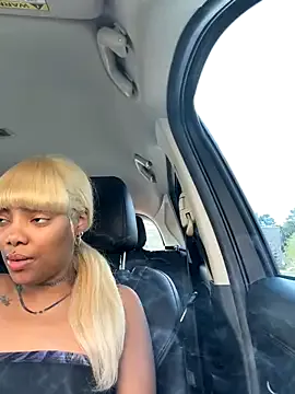 BlondeScarlettx – webcam model profile photo Image 10