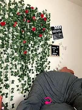 BlondeScarlettx – webcam model profile photo Image 3