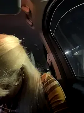 BlondeScarlettx – webcam model profile photo Image 6