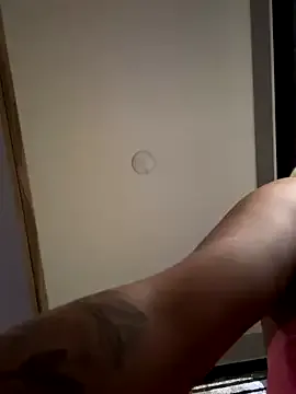 BlondeScarlettx – webcam model profile photo Image 9