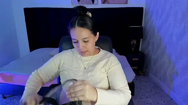 BlondeScarlettx – webcam model profile photo Image 4