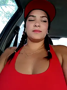 LoraDevine – webcam model profile photo Image 13