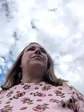 LoraDevine – webcam model profile photo Image 10