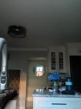 LoraDevine – webcam model profile photo Image 17