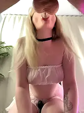 BlondeScarlettx – webcam model profile photo Image 8