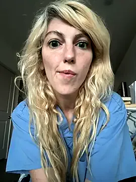 TilyTily – webcam model profile photo Image 8