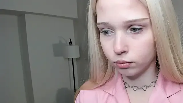 Libely – webcam model profile photo Image 4