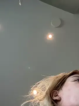 British_EmJess – webcam model profile photo Image 12