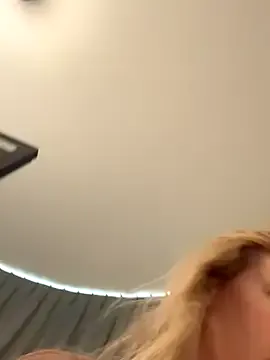 British_EmJess – webcam model profile photo Image 9