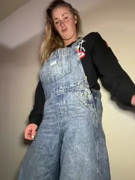 CleoLangley – webcam model profile photo Image 6