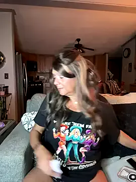 UKRaunchyRobyn – webcam model profile photo Image 11