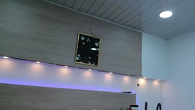 SelennaMoon – webcam model profile photo Image 10