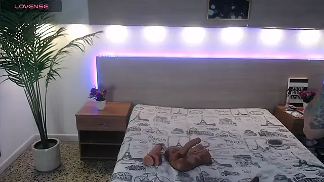 SelennaMoon – webcam model profile photo Image 3