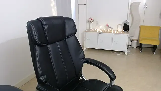 Olvia7985 – webcam model profile photo Image 19