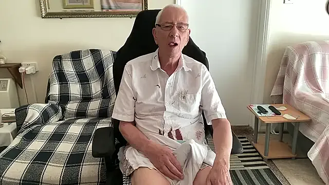 KrissyQueen – webcam model profile photo Image 5