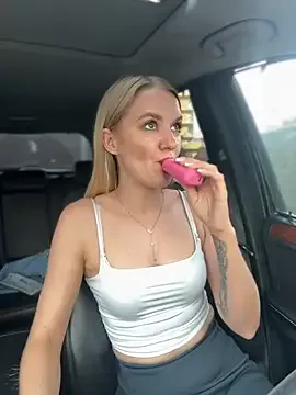 SusyBlair – webcam model profile photo Image 6