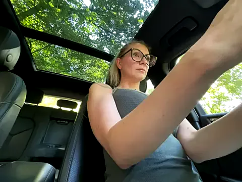 TenderLora – webcam model profile photo Image 17