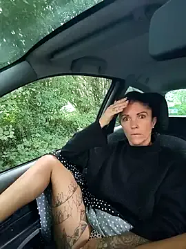 BlondeScarlettx – webcam model profile photo Image 3