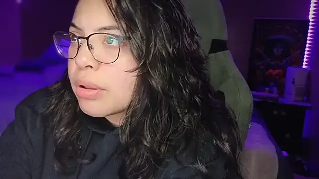 alana15 – webcam model profile photo Image 12