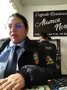 Mr-and-Mrs-Smith-XXL – webcam model profile photo Image 18