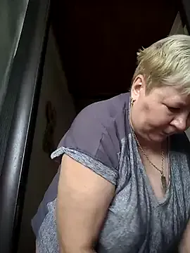 British_EmJess – webcam model profile photo Image 14