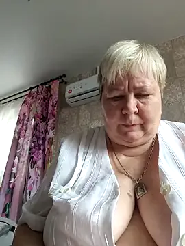 British_EmJess – webcam model profile photo Image 17